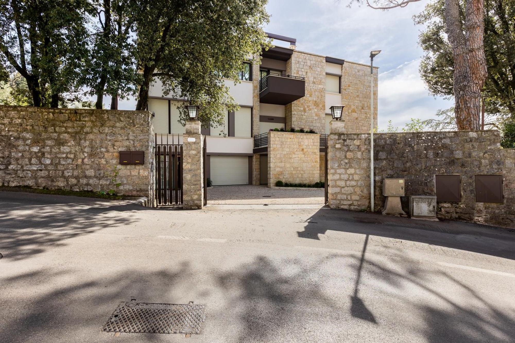 Exclusive Perugia Getaway - Apartments With Shared Pool & Parking Eksteriør billede